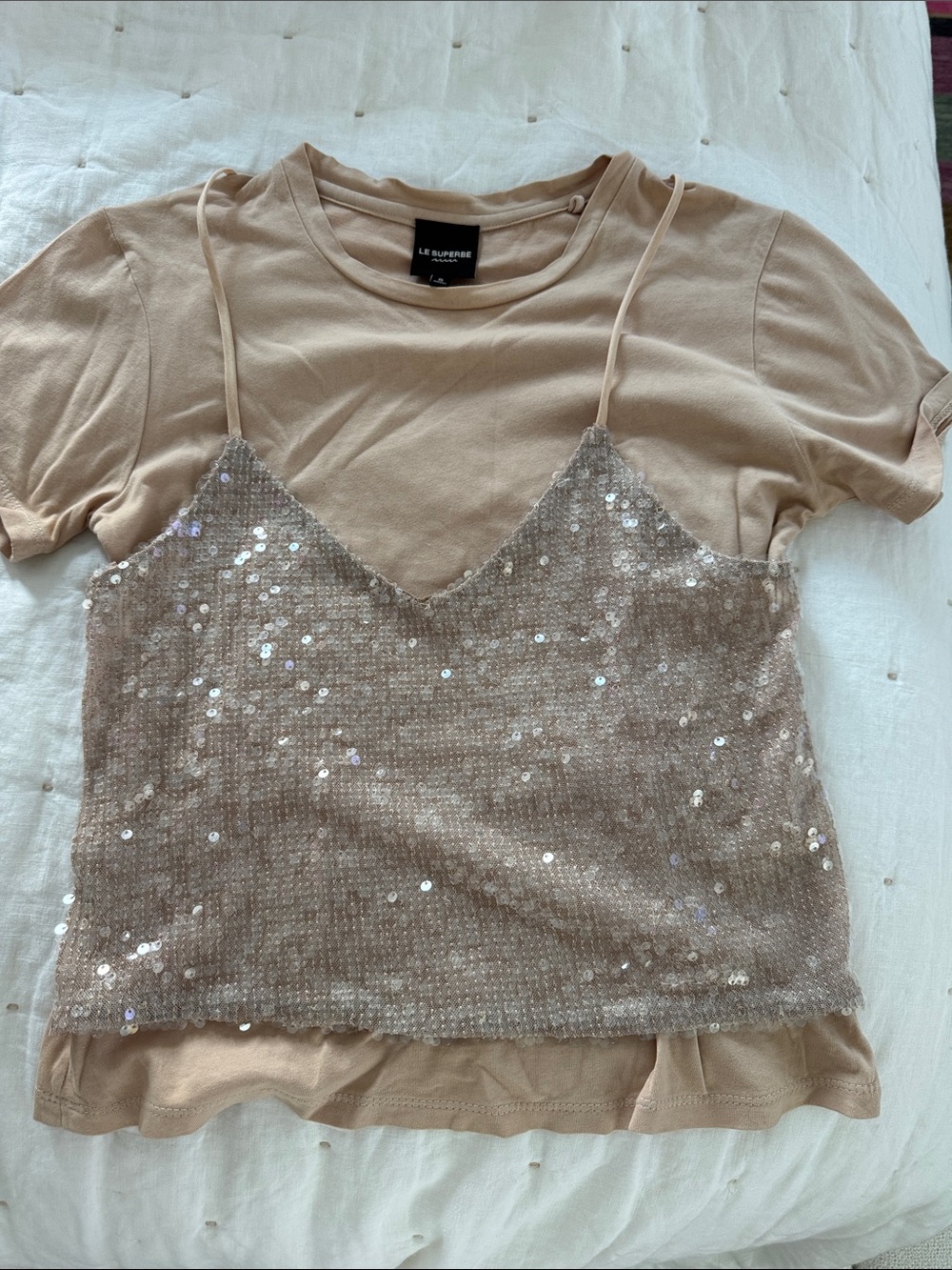 Le Superbe t-shirt. Size small.